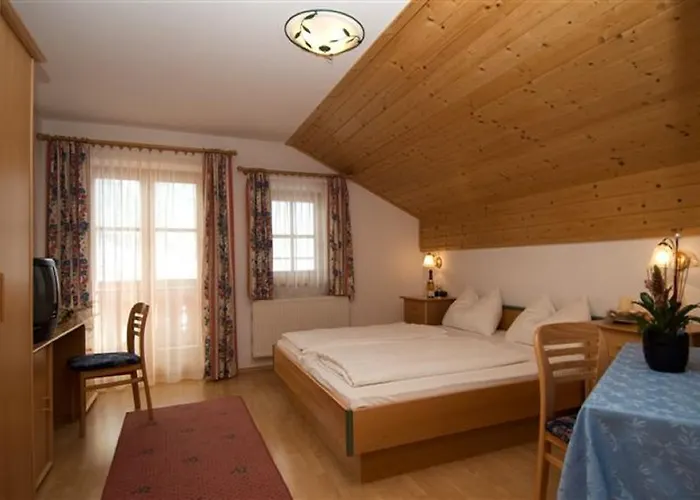 Oberkronbichlhof 格罗萨尔